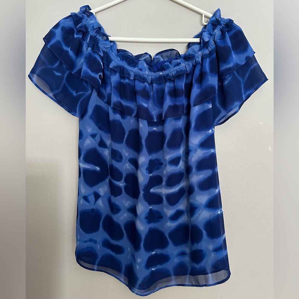 INC International Concepts size SMALL, BLUE Patterned Short-Sleeve Blouse